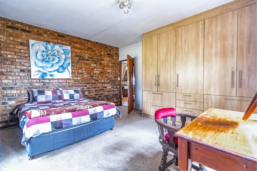 8 Bedroom Property for Sale in Oranjeville Free State
